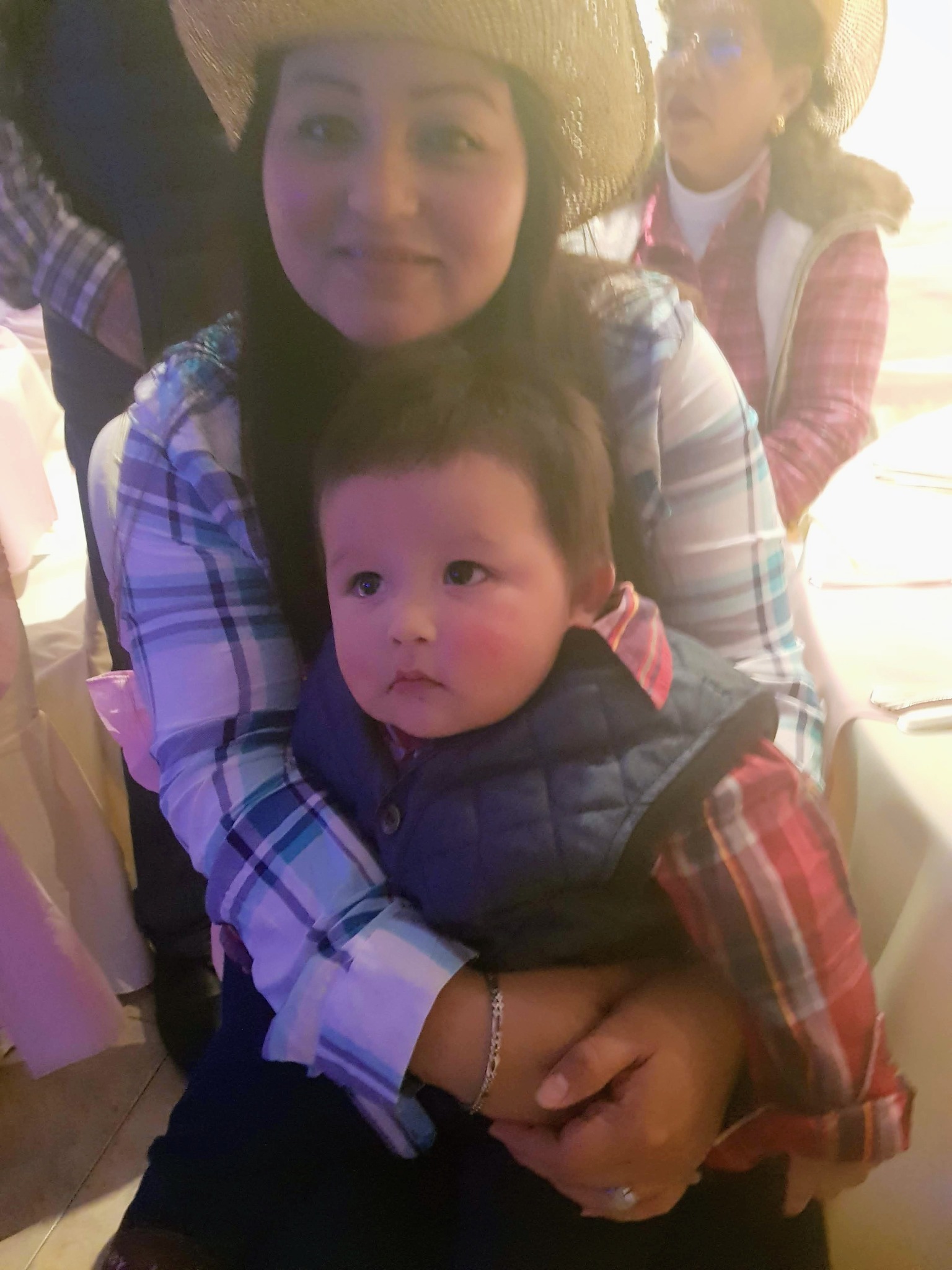 Renecito con mamá