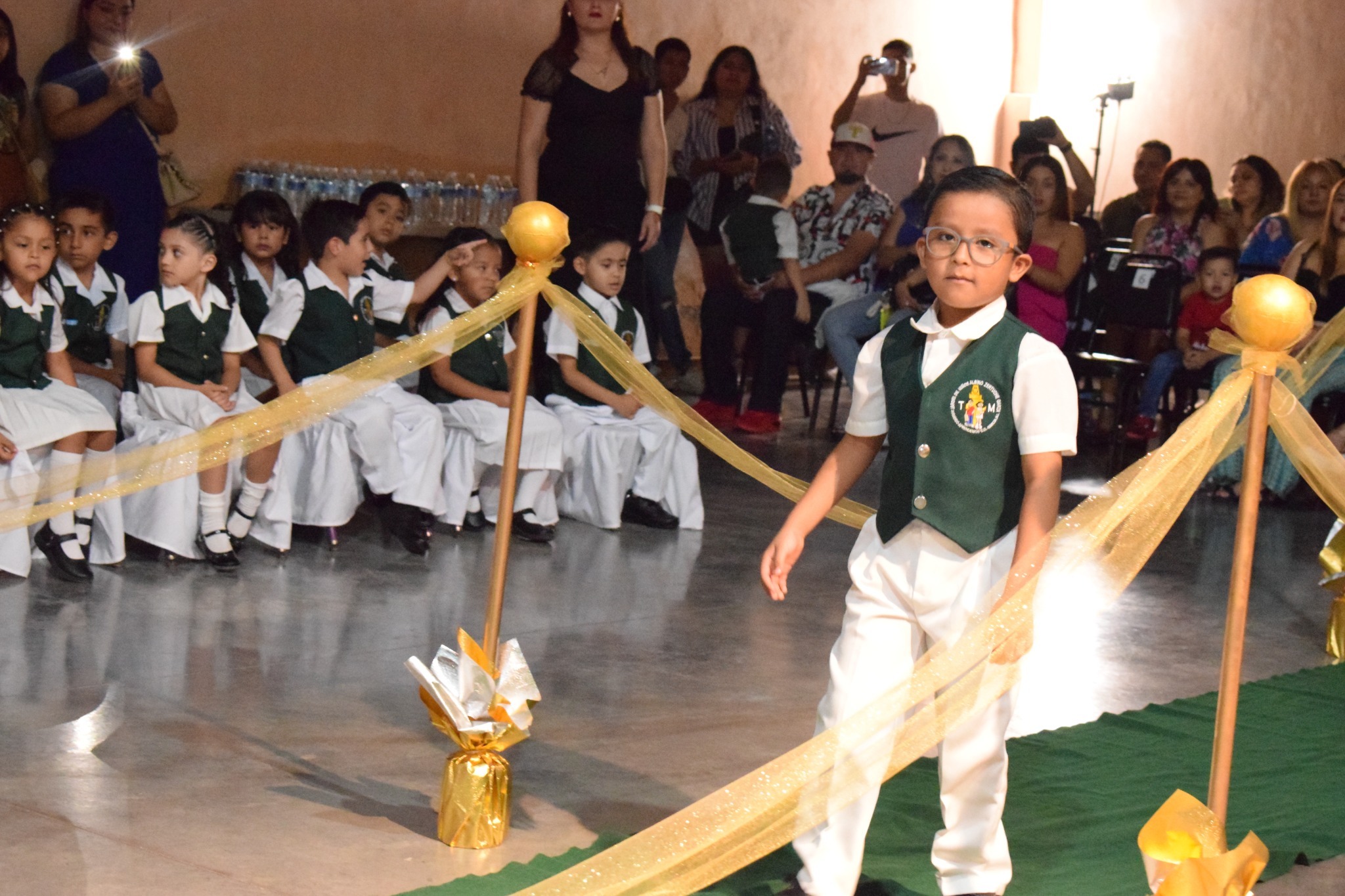 Renecito en evento escolar